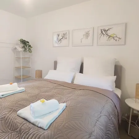 Inikama - Elegantes Rosengarten